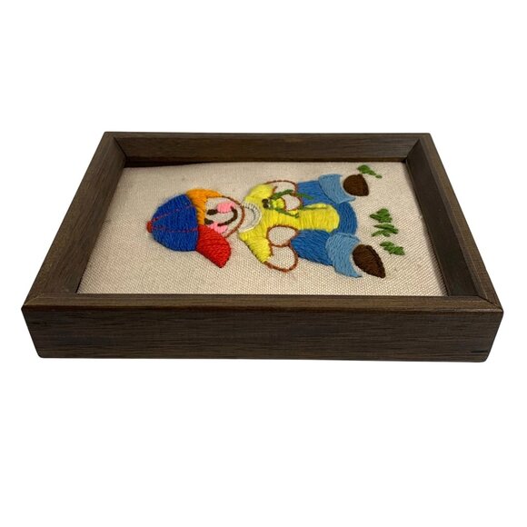1970s Jiffy Stitchery Butch Crewel Embroidery Kit Little Boy w/ Frog Framed - Picture 6 of 8